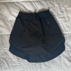Lululemon hottie hot skirt size 4